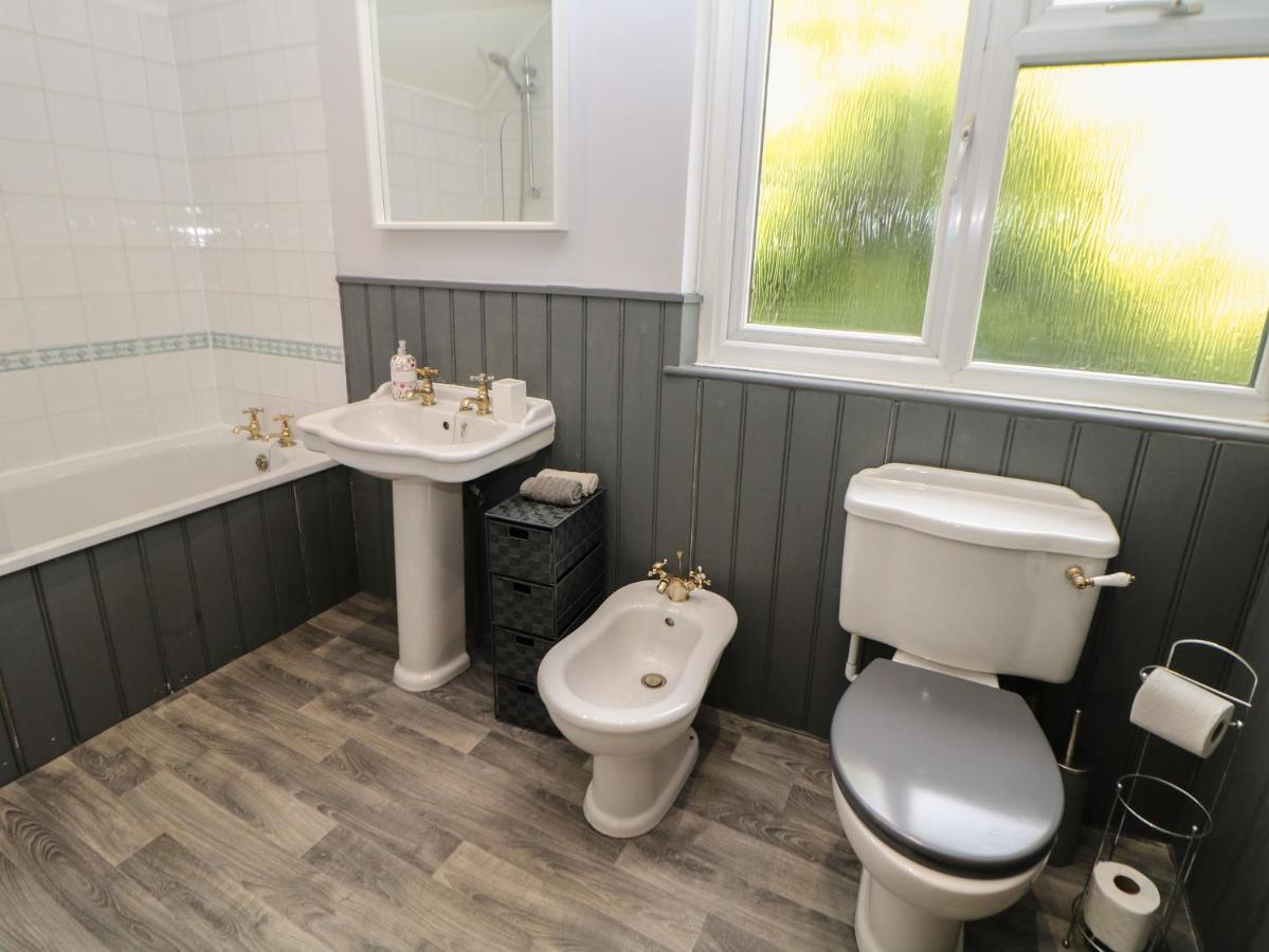 Wayland House Villa Бейкуел Екстериор снимка